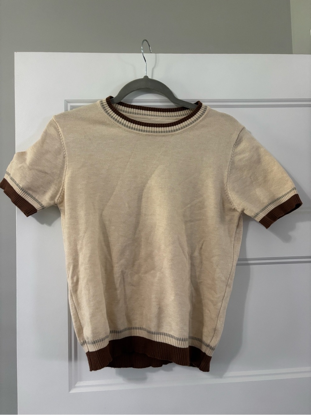 SHEIN Cream Short-Sleeve Crewneck Sweater with Brown Trim